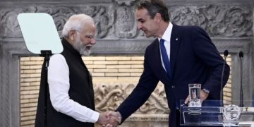 Μητσοτάκης: Επικοινωνία με Μόντι για ενίσχυση της στρατηγικής συνεργασίας των δύο χωρών