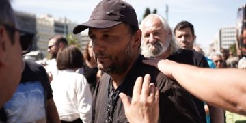 Τέμπη: Ανυποχώρητος ο Πάνος Ρούτσι, καταγγελίες – σοκ από τον δικηγόρο του Ασλανίδη για τα οστά των θυμάτων