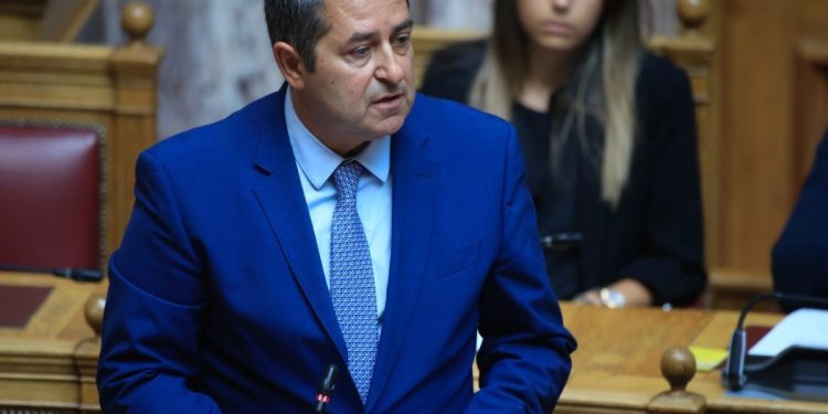 O Σαλμάς τους κάρφωσε, ο Μπουκώρος σωπαίνει και ο Μυλωνάκης βρίσκεται (ξανά) στο στόχαστρο