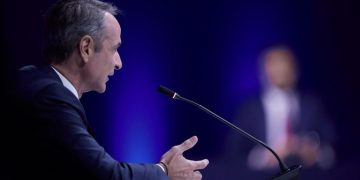 Τέσσερα ανοιχτά μέτωπα που ο Μητσοτάκης προσπάθησε να αμβλύνει στη ΔΕΘ και δύο αναδιπλώσεις