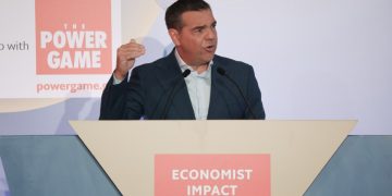 Τσίπρας: Παραδώσαμε μια χώρα στο ξέφωτο και η κυβέρνηση Μητσοτάκη την οδηγεί πάλι σε αδιέξοδο – Επιτελικό κράτος της διαφθοράς και των επιδοτούμενων στελεχών με Πόρσε