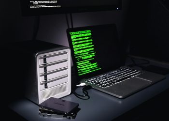 Υποκλοπές: στη συνείδηση της κοινωνίας η υπόθεση δεν έχει κλείσει