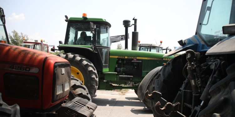 Διάχυτη οργή στους αγρότες από το μπλόκο στις πληρωμές – Ετοιμάζουν κινητοποιήσεις