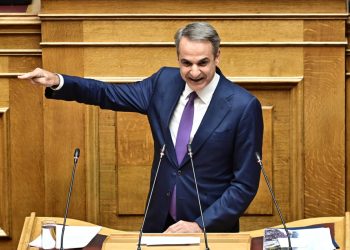 Κυρ. Μητσοτάκης: Αυταρχικός και διχαστικός για… την «προστασία» του μνημείου του Αγνώστου Στρατιώτη