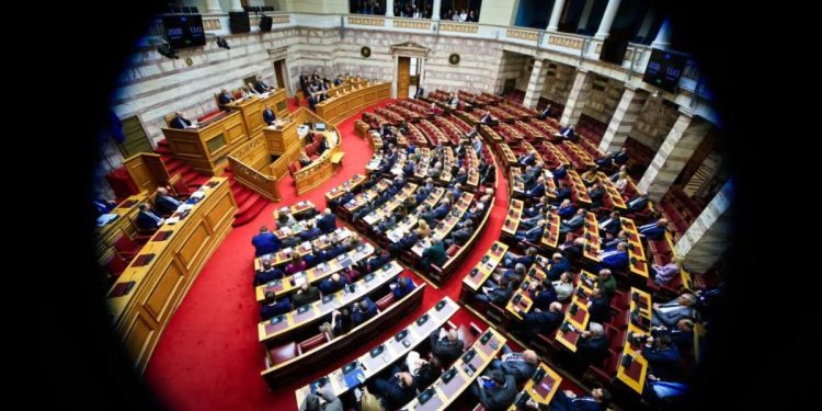 Δημοσκόπηση: Επικροτείται η παραίτηση Τσίπρα, με 16% εκλογικό έρμα θα ξεκινούσε κόμμα, «αδειάζει» την Κεντροαριστερά