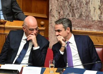 Ένας πρωθυπουργός απομονωμένος ακόμη και μέσα στο ίδιο του το κόμμα προσπαθεί να βάλει φραγμό στη διαμαρτυρία – και θα αποτύχει