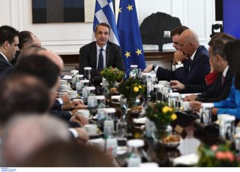 Υπουργικό – Μητσοτάκης: Επανέλαβε τις εξαγγελίες της ΔΕΘ – «Είδε» fake news για Τέμπη, ΟΠΕΚΕΠΕ