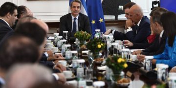 Υπουργικό – Μητσοτάκης: Επανέλαβε τις εξαγγελίες της ΔΕΘ – «Είδε» fake news για Τέμπη, ΟΠΕΚΕΠΕ