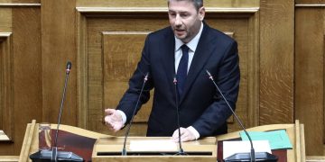 Ανδρουλάκης για συνέντευξη Κοβέσι: Κυβέρνηση βουτηγμένη στα σκάνδαλα και τη διαφθορά – Να φύγετε το γρηγορότερο