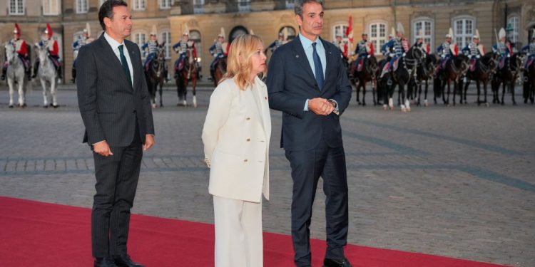 Ταύτιση απόψεων Μητσοτάκη – Μελόνι: Η Ευρώπη πρέπει να προστατεύσει και τα νότια σύνορά της