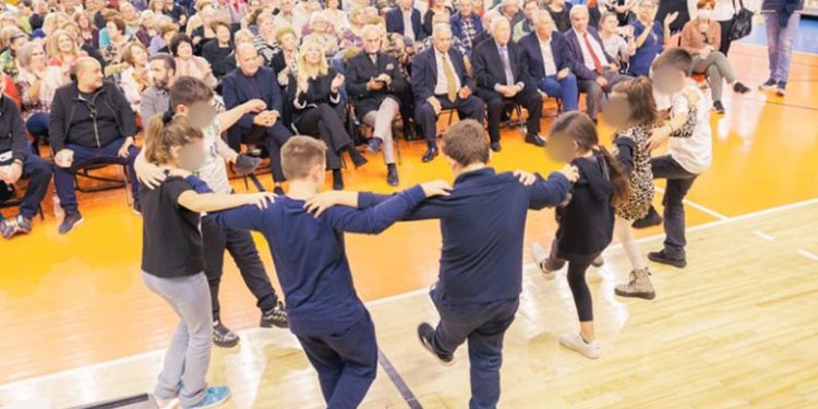 Μουσική, χορός,  χαμόγελα   και αναμνήσεις στο  φεστιβάλ τρίτης ηλικίας «Χρόνια Ζωής»  του Δήμου Πειραιά