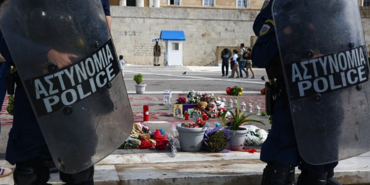 Μνημείο Άγνωστου Στρατιώτη: Πρόβα απαγόρευσης διαδηλώσεων κόντρα στη λαϊκή βούληση