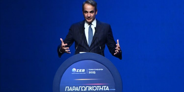 Μητσοτάκης στον ΣΕΒ: Χωρίς μέτρα για το ρεύμα, με δίλημμα για πολιτική σταθερότητα ή δημαγωγία
