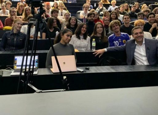 Τσίπρας σε φοιτητές της Σορβόννης: «Ερήμην μου η συζήτηση» για νέο κόμμα – «Ο Μητσοτάκης θα φύγει ή με συνεργασία κομμάτων ή με ανασύνθεση»