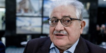 Τέμπη: Πυρά Τζαβάρα κατά κυβέρνησης – «Υπόθαλψη εγκληματία, «εξαφάνισε το αποδεικτικό υλικό»