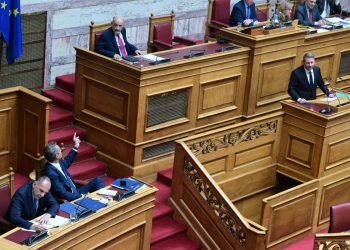 Επιμένει ο Ανδρουλάκης για την ακρίβεια και το ιδιωτικό χρέος – Επανακαταθέτει επίκαιρη ερώτηση στον Μητσοτάκη