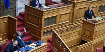 Επιμένει ο Ανδρουλάκης για την ακρίβεια και το ιδιωτικό χρέος – Επανακαταθέτει επίκαιρη ερώτηση στον Μητσοτάκη