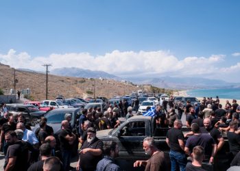 «Απόλυτος αφανισμός»: Κινητοποιήσεις και μπλόκα από τους αγρότες στα Χανιά στον απόηχο του σκανδάλου του ΟΠΕΚΕΠΕ