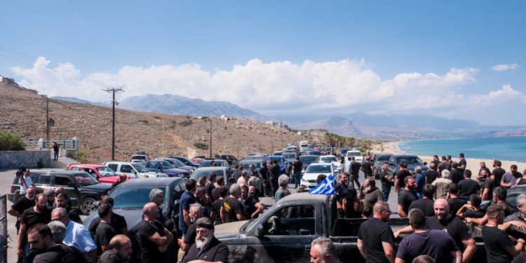 «Απόλυτος αφανισμός»: Κινητοποιήσεις και μπλόκα από τους αγρότες στα Χανιά στον απόηχο του σκανδάλου του ΟΠΕΚΕΠΕ