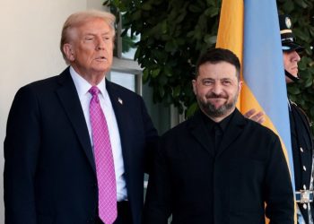 Τραμπ: «Ο Πούτιν θέλει να τελειώσει τον πόλεμο» – Ζελένσκι: «Είμαι έτοιμος να μιλήσω με οποιοδήποτε τρόπο»