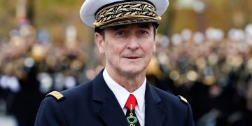 Γαλλία: Ο Αρχηγός ενόπλων δυνάμεων προειδοποιεί για πόλεμο – «Πρέπει να αποδεχθούμε την απώλεια παιδιών μας»