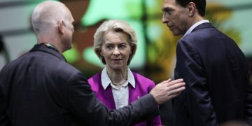 O διαμελισμός της Ουκρανίας ανοίγει τις πόρτες για περισσότερους πολέμους, λέει η φον ντερ Λάιεν