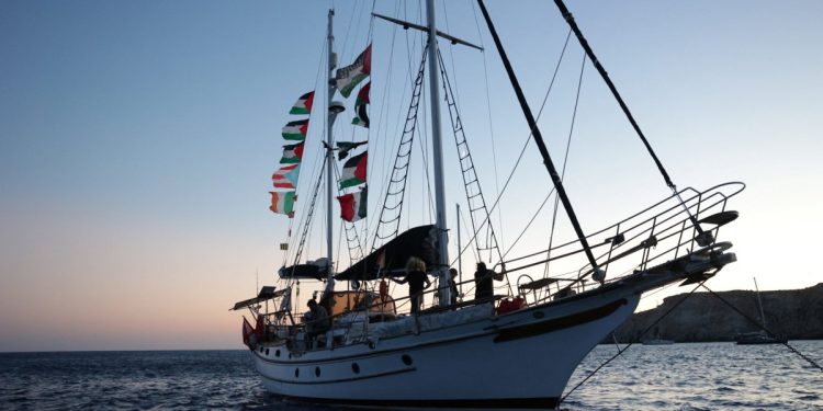 Το Ισραήλ ζητά από δικαστήριο να επιτρέψει την κατάσχεση των πλοίων του στολίσκου Sumud