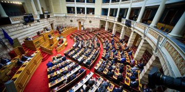 Εβδομάδα φραπέ και χασάπη στην εξεταστική της Βουλής για τον ΟΠΕΚΕΠΕ- Πότε παίρνουν σειρά οι πολιτικοί