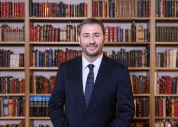 ΟΤ FORUM – Νίκος Ανδρουλάκης: Ο κλέψας του κλέψαντος από μια γαλάζια συμμορία στον ΟΠΕΚΕΠΕ – Το ΠΑΣΟΚ η απάντηση στη ΝΔ