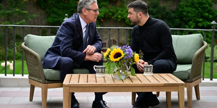 Πώς η Βρετανία αντικατέστησε τις ΗΠΑ ως ο κακός στα μάτια της Ρωσίας