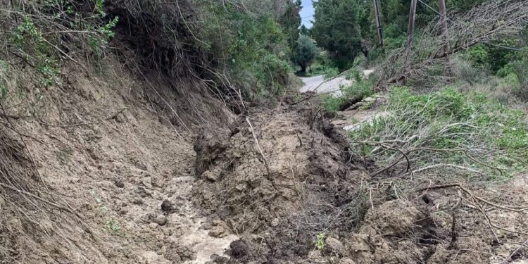 Κακοκαιρία: Εικόνες βιβλικής καταστροφής σε Κέρκυρα και Ήπειρο – Δεκάδες απεγκλωβισμοί και αποκλεισμένα χωριά