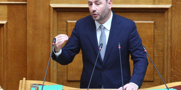 Ανδρουλάκης: Ο Μητσοτάκης είναι πίσω από όλα τα σκάνδαλα – Και έχει και θράσος