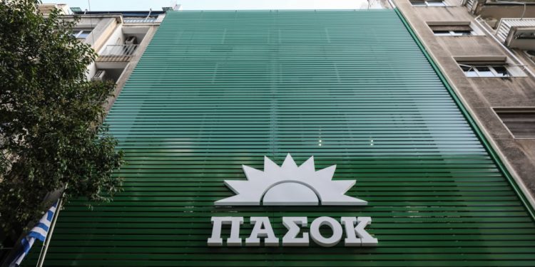 ΠΑΣΟΚ: Η κοινή εμφάνιση Ανδρουλάκη, Παπανδρέου, Γερουλάνου και το «Colpo Grosso» στη Δυτική Ελλάδα