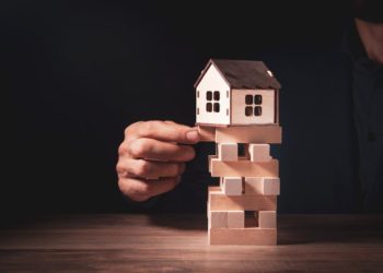 Οι millennials «κλειδωμένοι» εκτός πρώτης κατοικίας – «Απλά δεν είναι εφικτό»