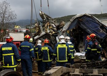 Τέμπη: Με τους συγγενείς των θυμάτων στα έδρανα η δίκη στις 3/3 – Απορρίφθηκε αίτημα του κράτους να αποβληθούν