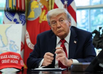 «Τυφώνας Έπσταϊν» στον Λευκό Οίκο – Ο Ντόναλντ Τραμπ υπό πίεση, οι διχασμένοι MAGA σε αναβρασμό