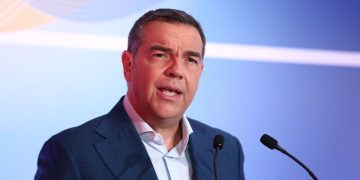 Τσίπρας για Πολυτεχνείο: 52 χρόνια μετά, δεν είναι μνημείο του χθες, αλλά η μνήμη του αύριο