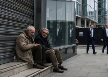 Η αθόρυβη εξάπλωση της φτώχειας – Όταν η «ανάπτυξη» γίνεται όργανο κοινωνικού αποκλεισμού