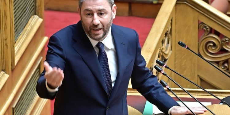 Νίκος Ανδρουλάκης κατά κυβέρνησης: Οργανώσατε και σκηνοθετήσατε την απόδραση «Φραπέ»