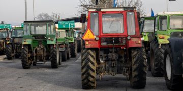 Επεισόδιο στο Αμύνταιο με αγρότες και αστυνομία κατά τα εγκαίνια του ΚΥ από τον Γεωργιάδη