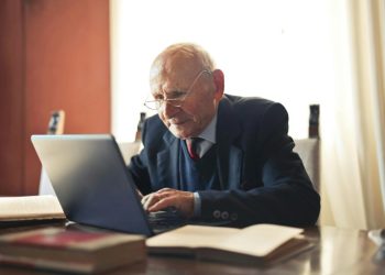 Δημογραφικό: Ζητούνται εργασίες «φιλικές για ηλικιωμένους» – Η άνοδος των age friendly jobs