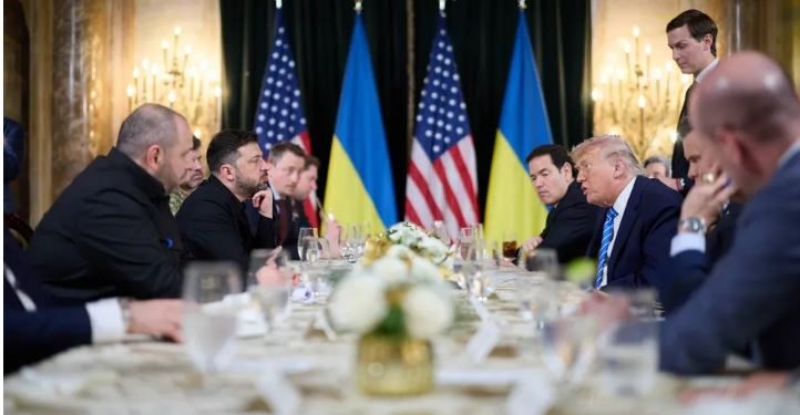 Ουκρανία: «Οι επόμενες εβδομάδες θα δείξουν…» – Τα βασικά συμπεράσματα από τη συνάντηση Τραμπ με Ζελένσκι