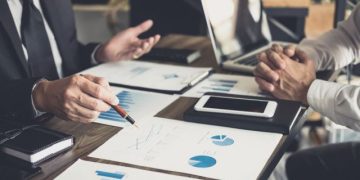 To παράδοξο της αγοράς εργασίας στην Ευρώπη: Αυξημένη απασχόληση, χαμηλή παραγωγικότητα