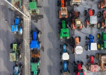 Αγρότες: Φουντώνει η οργή τους – «Λάδι στη φωτιά» η μεταφορά του ΟΠΕΚΕΠΕ στην ΑΑΔΕ