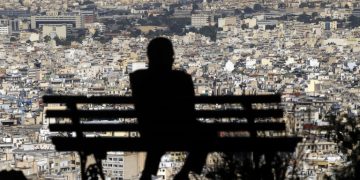 Στεγαστική κρίση: Τα… «άσφαιρα» μέτρα, η φωτιά στα υλικά και τα σπίτια που μίκρυναν – Ο Γολγοθάς ενός ενοικιαστή