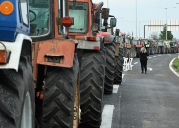 ΚΚΕ: Όσο κι αν προσπαθεί η κυβέρνηση να συκοφαντήσει τον αγώνα των αγροτών, θα φάει τα μούτρα της