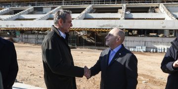 Οι αγρότες με σύνταξη 350 ευρώ στους δρόμους, ο Μητσοτάκης με 300 εκατ. δώρο στον Αλαφούζο