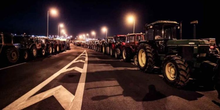 Η κυβέρνηση φτιάχνει κλίμα για «κοινωνικό αυτοματισμό» και καταστολή στους αγρότες. Μόνο που θα το πληρώσει ακριβά