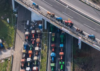 Προετοιμάζουν κλιμάκωση οι αγρότες: Συμβολικοί αποκλεισμοί μέχρι την Τρίτη – Στα Μάλγαρα κλείνει το ρεύμα προς Αθήνα