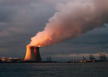 Η ΕΕ κόβει τη ρωσική ενέργεια – Αλλά η Γαλλία θα παράξει πυρηνικά καύσιμα στη Γερμανία με ρωσική εταιρεία